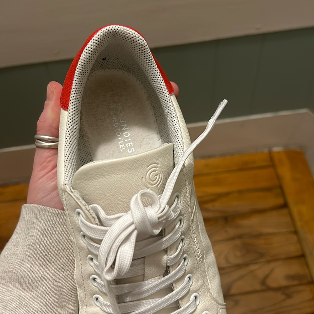 Groundies barefoot white sneakers